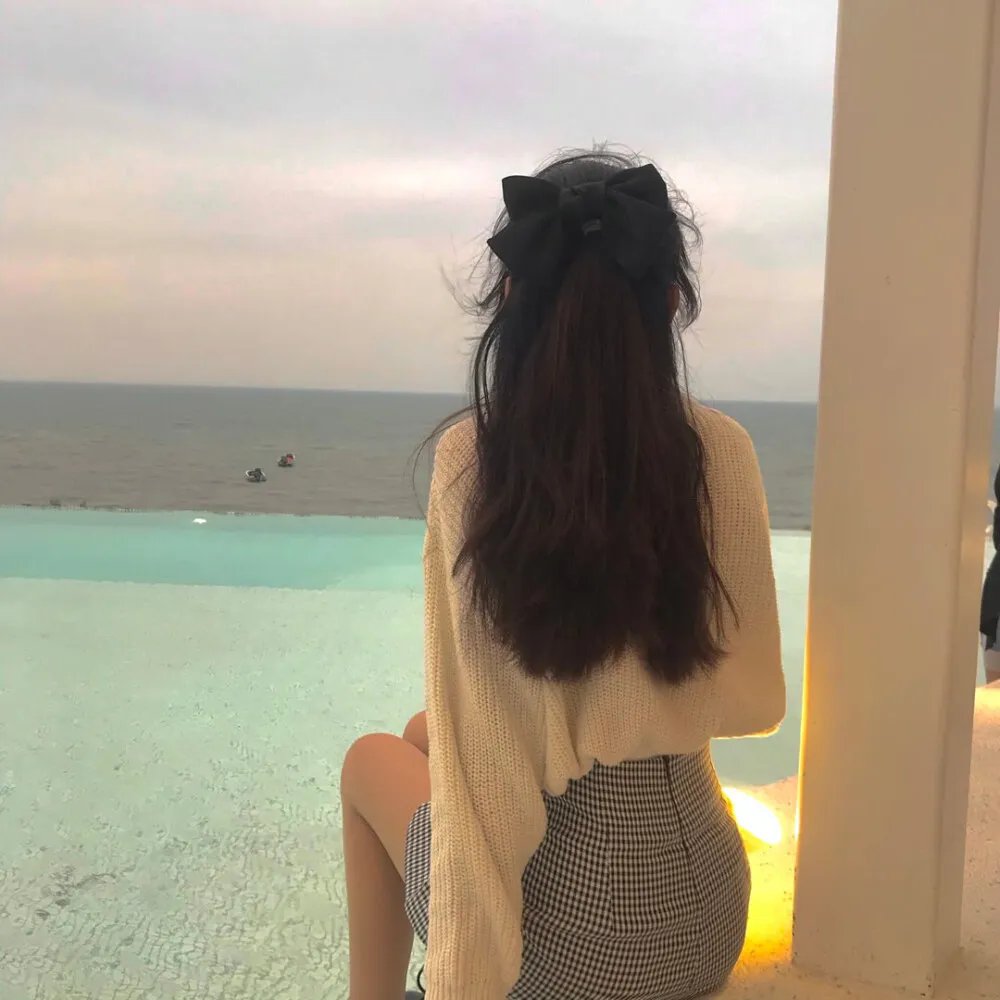 群莺乱飞 封面